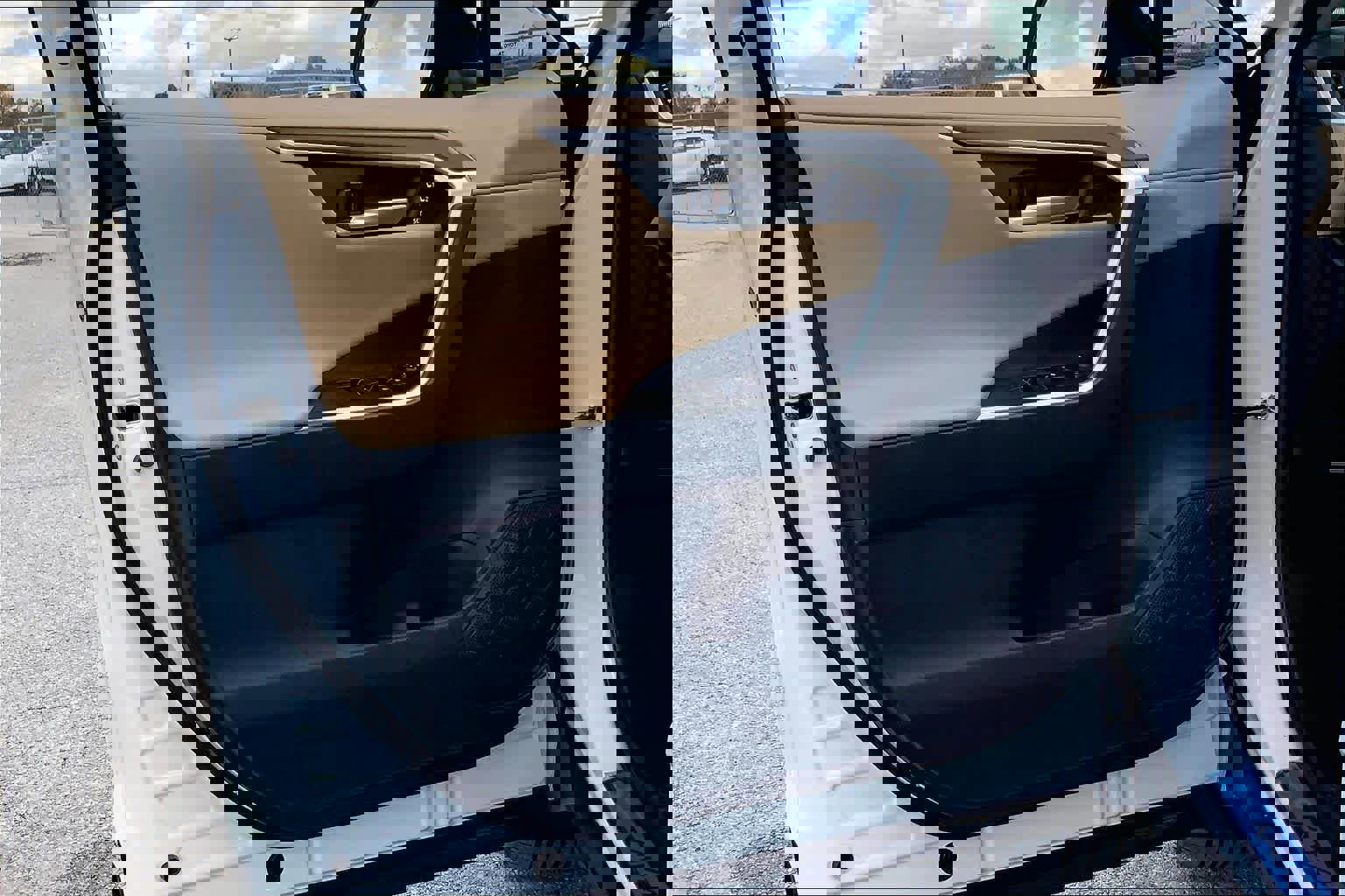 Certified 2025 Toyota RAV4 Limited image 20