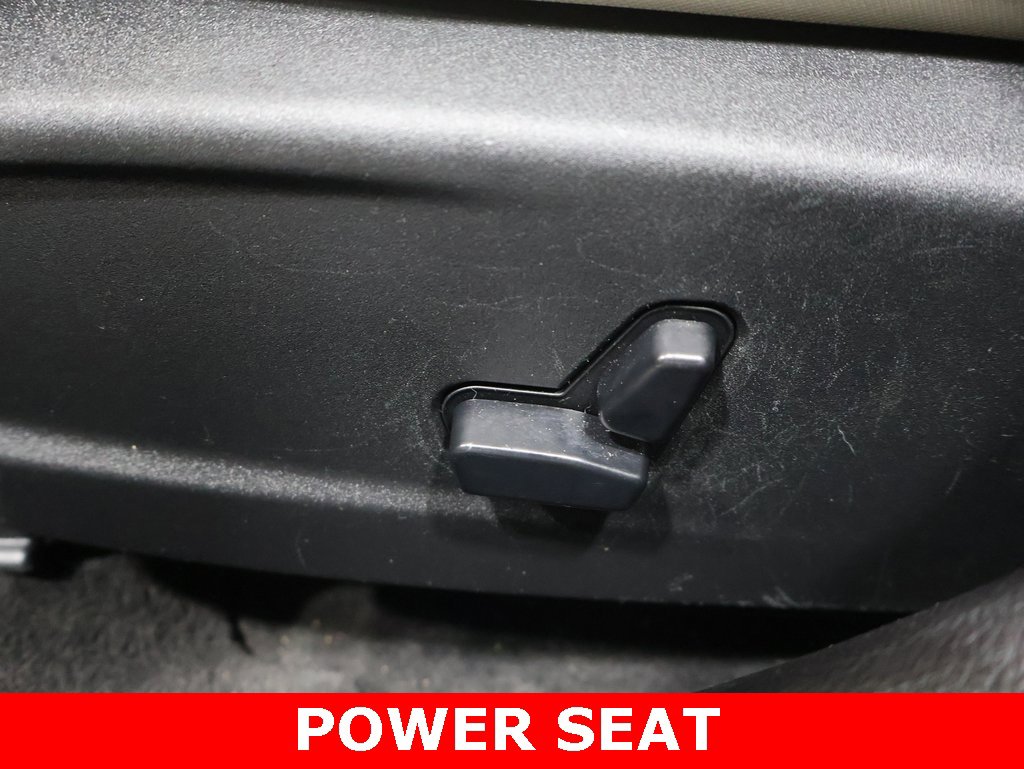 Used 2018 Chrysler 300 Limited image 11