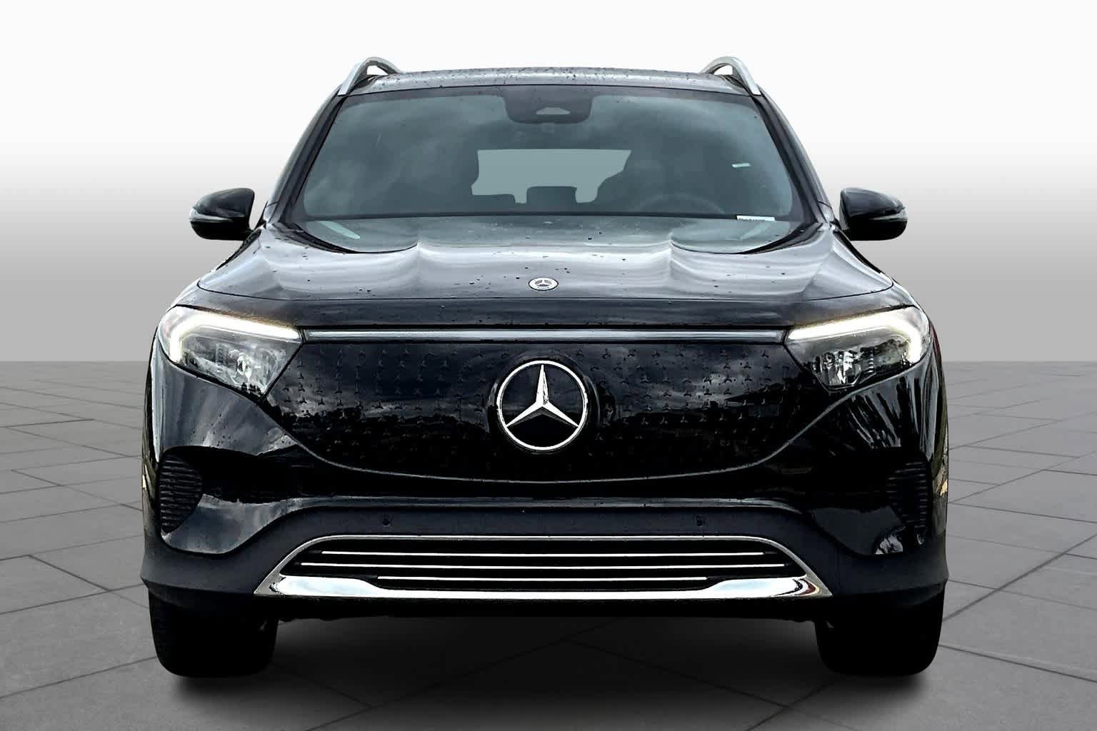 Used 2024 Mercedes-Benz EQB 300 4MATIC image 4