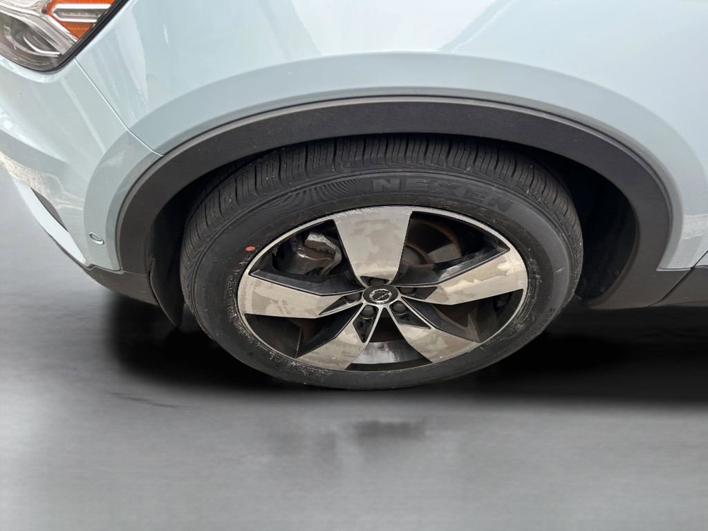 Used 2019 Volvo XC40 T5 Momentum image 5