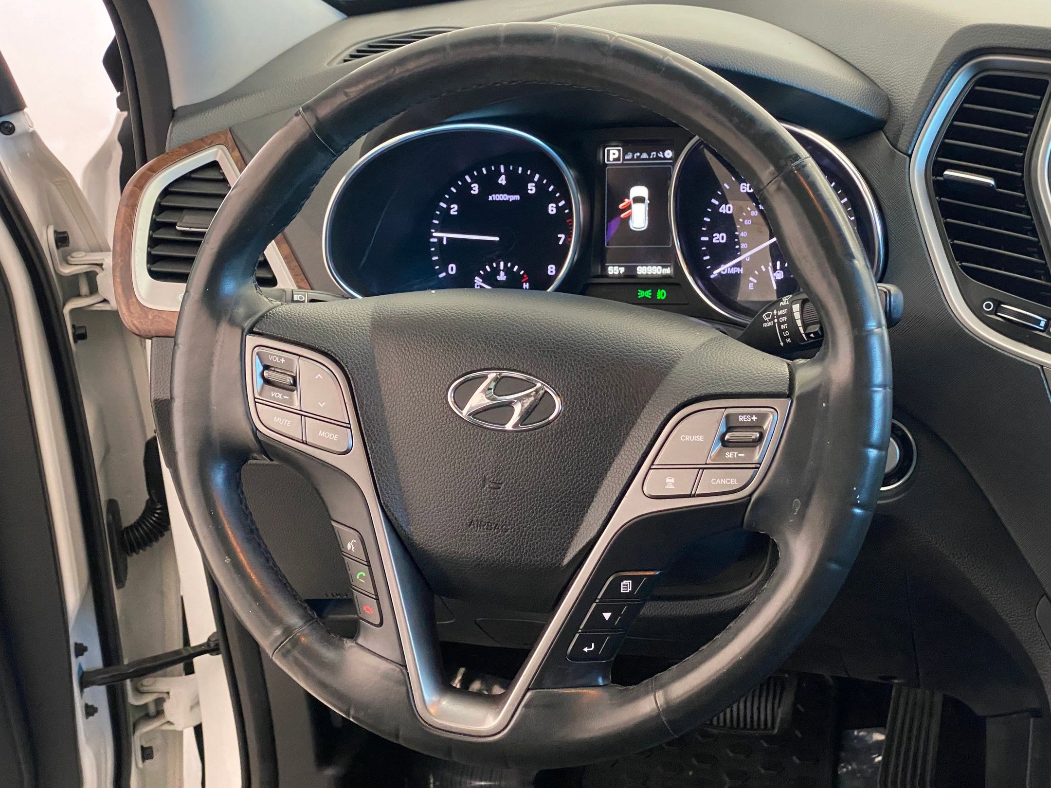 Used 2017 Hyundai Santa Fe Limited AWD/4WD image 16