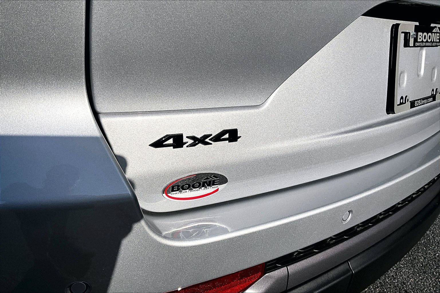 New 2026 Jeep Grand Cherokee Altitude AWD/4WD image 13
