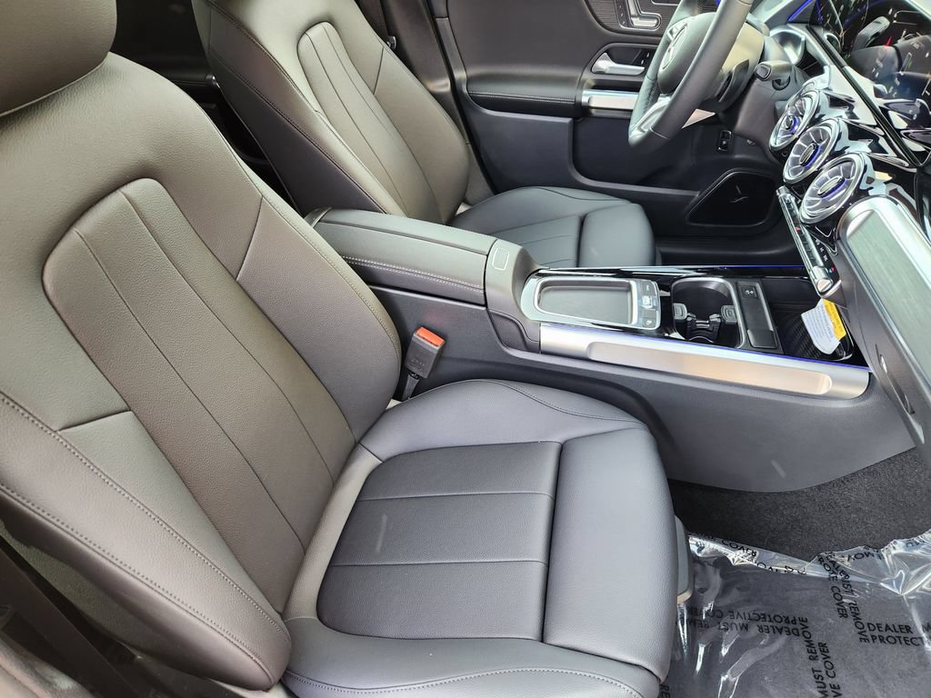 New 2026 Mercedes-Benz GLB 250 4MATIC image 13