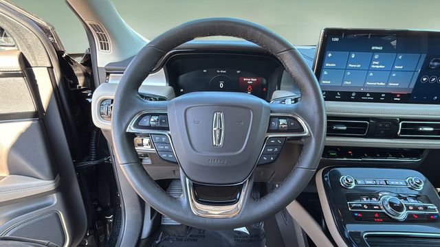 Used 2023 Lincoln Nautilus Standard w/ Premium Package image 11