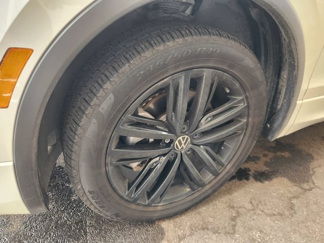 Used 2022 Volkswagen Tiguan SE R-Line FWD image 10