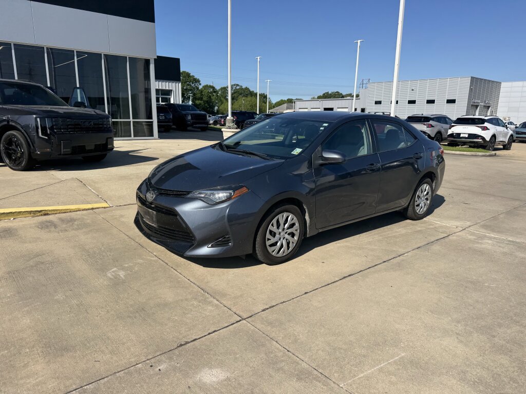 Used 2019 Toyota Corolla LE image 3