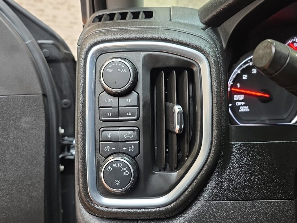 Used 2020 Chevrolet Silverado 1500 RST image 25