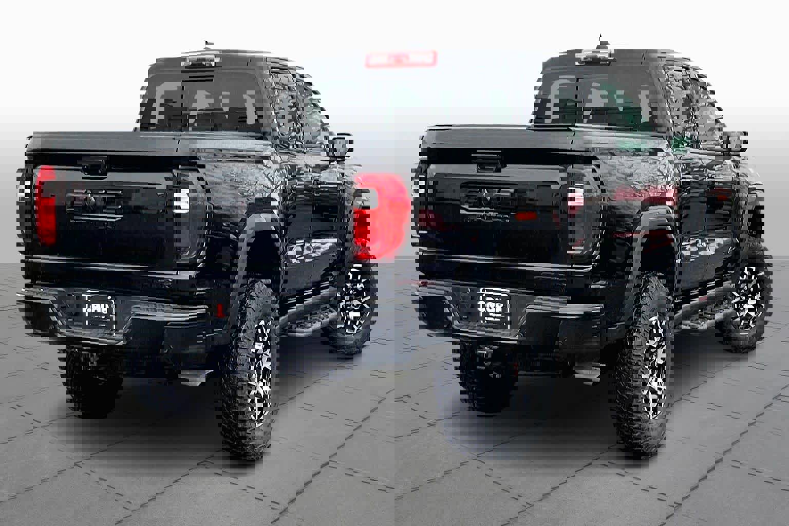 Used 2025 GMC Canyon AT4 w/ AT4X Package image 12