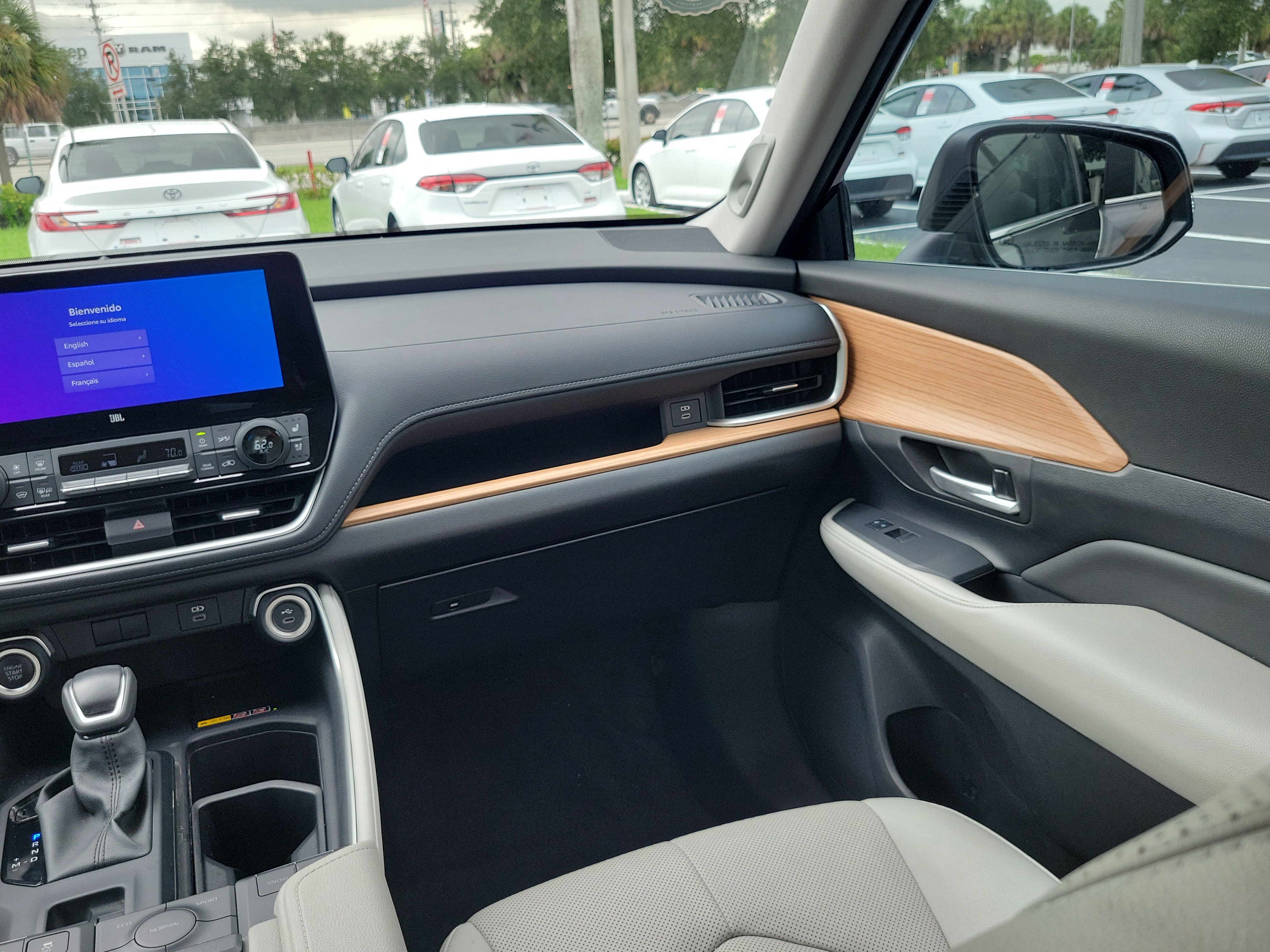 Used 2024 Toyota Grand Highlander XLE image 17