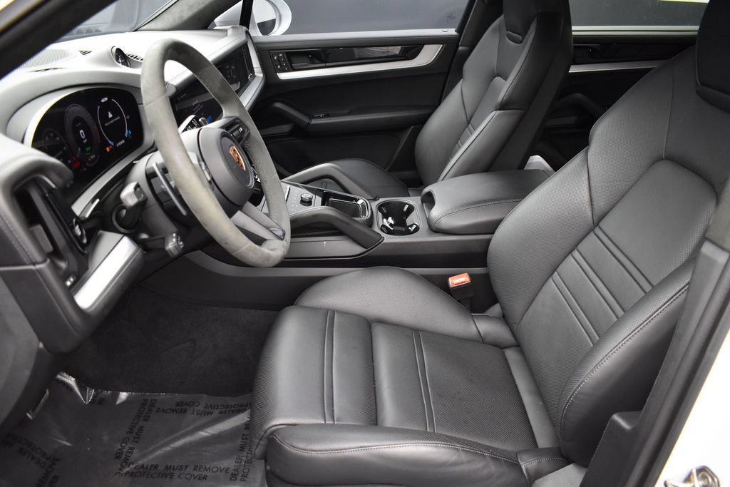 Used 2024 Porsche Cayenne Turbo w/ Premium Package Plus (PP1) AWD/4WD image 17