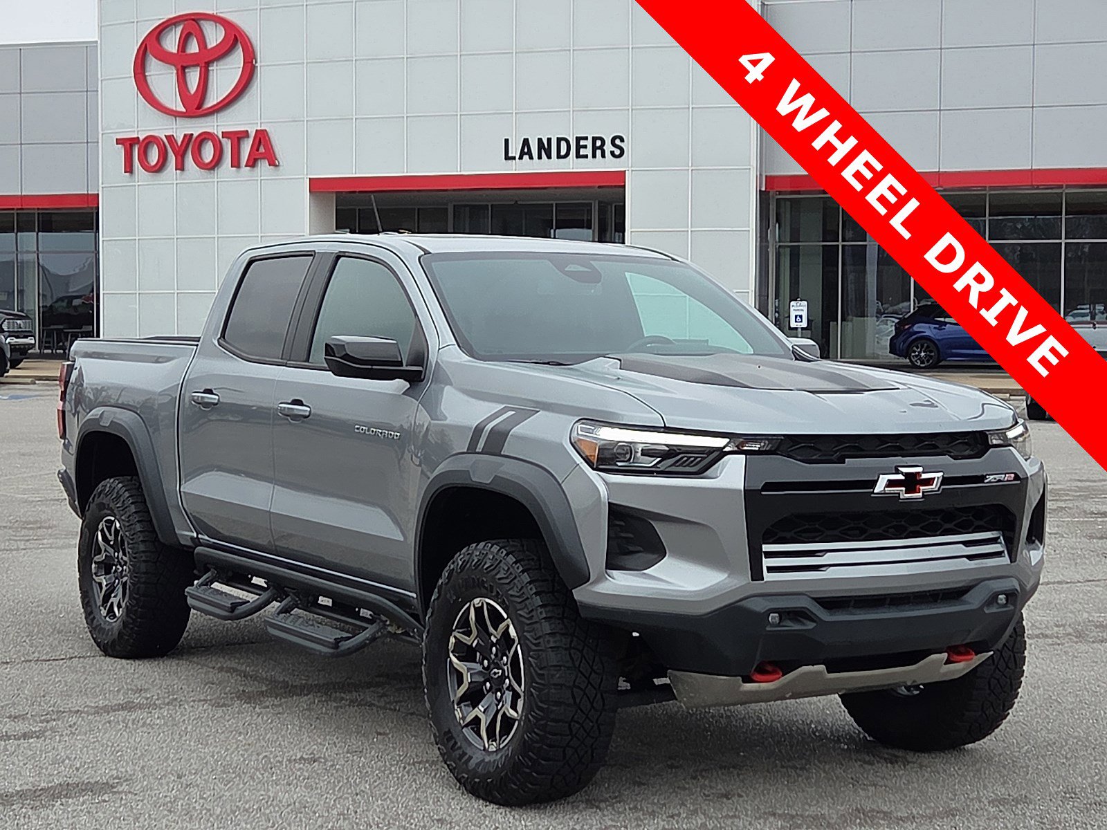 Used 2023 Chevrolet Colorado ZR2 image 1