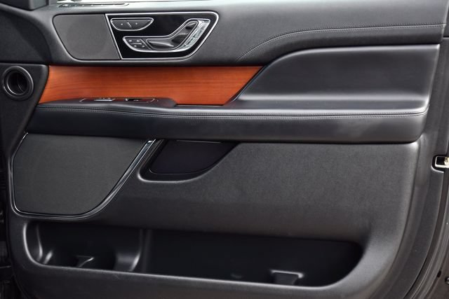 Used 2020 Lincoln Navigator Reserve RWD image 33