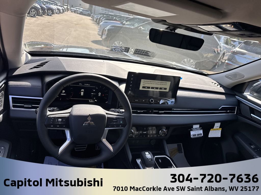 New 2025 Mitsubishi Outlander SEL image 16
