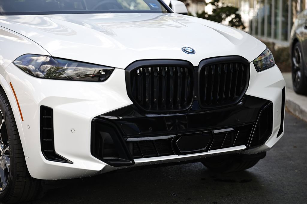 New 2026 BMW X5 xDrive50e w/ M Sport Package image 2