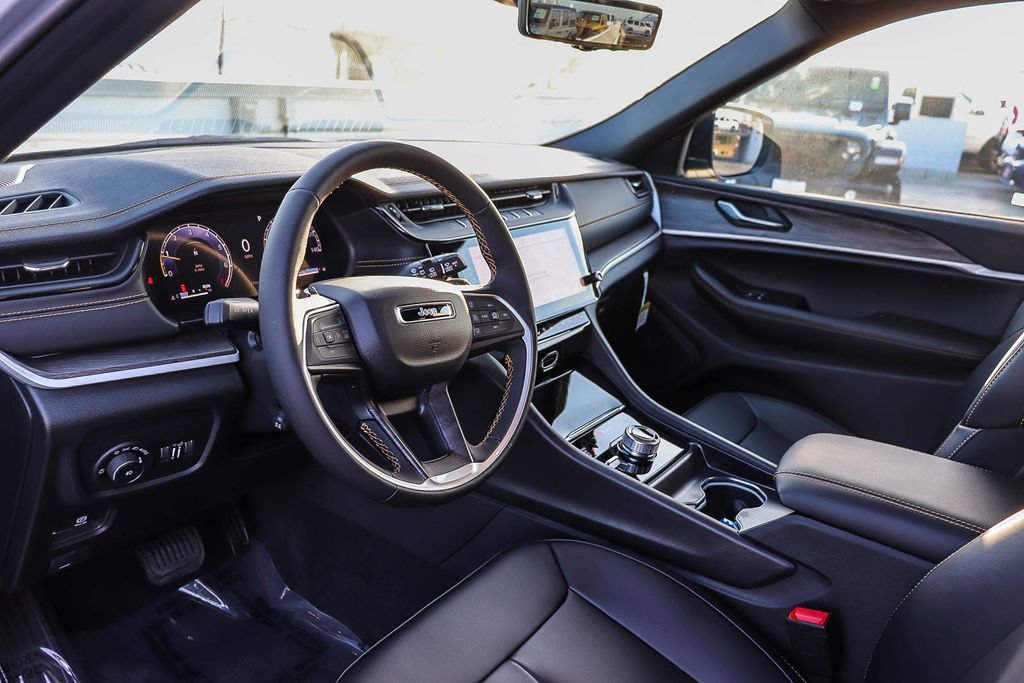 New 2026 Jeep Grand Cherokee L Limited AWD/4WD image 24