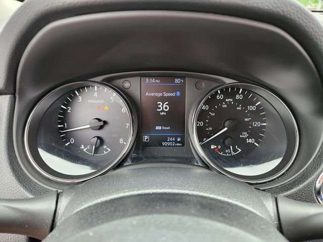Used 2018 Nissan Rogue SV w/ Premium Package FWD image 28