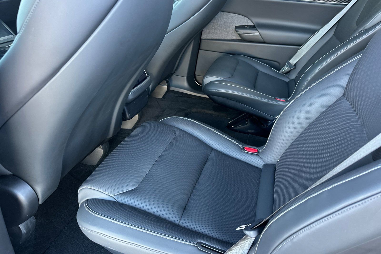 Used 2022 Tesla Model X Plaid image 14