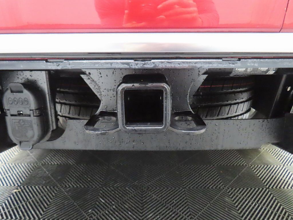 Used 2024 GMC Yukon XL Denali image 43