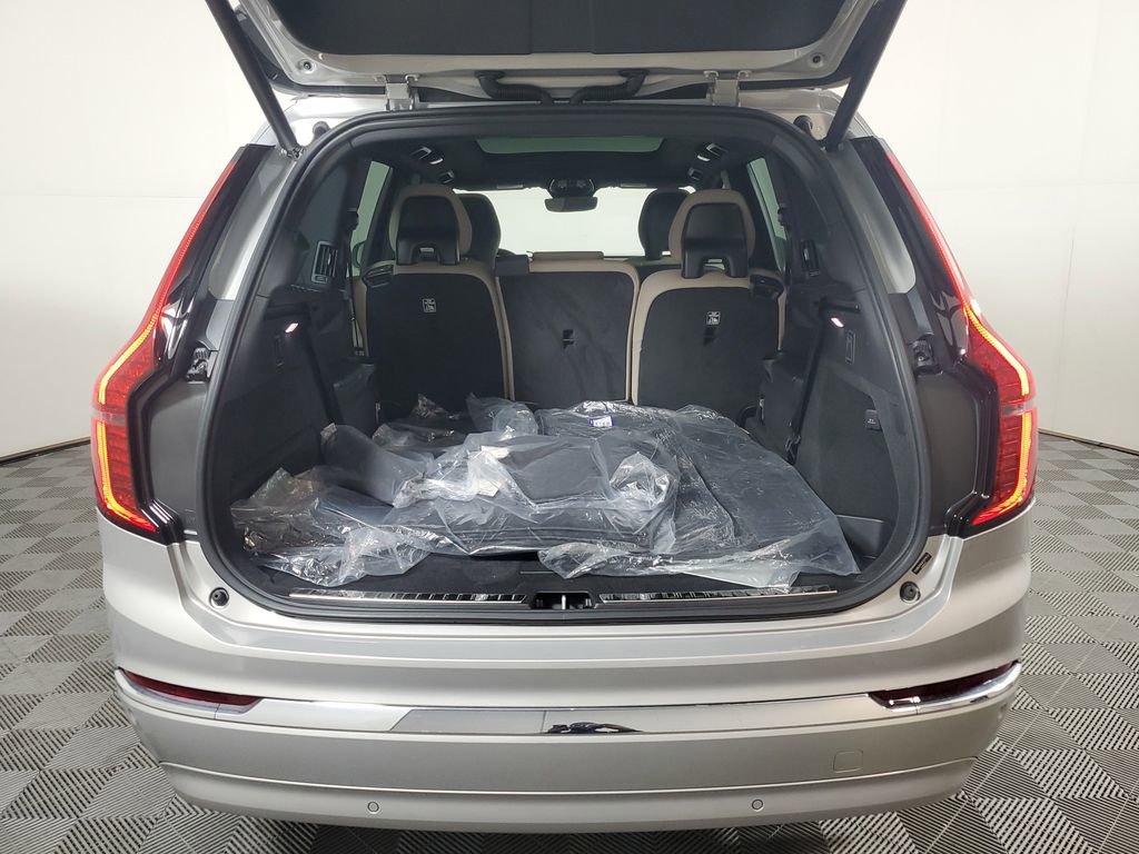 Certified 2025 Volvo XC90 B6 Core w/ Climate Package image 11