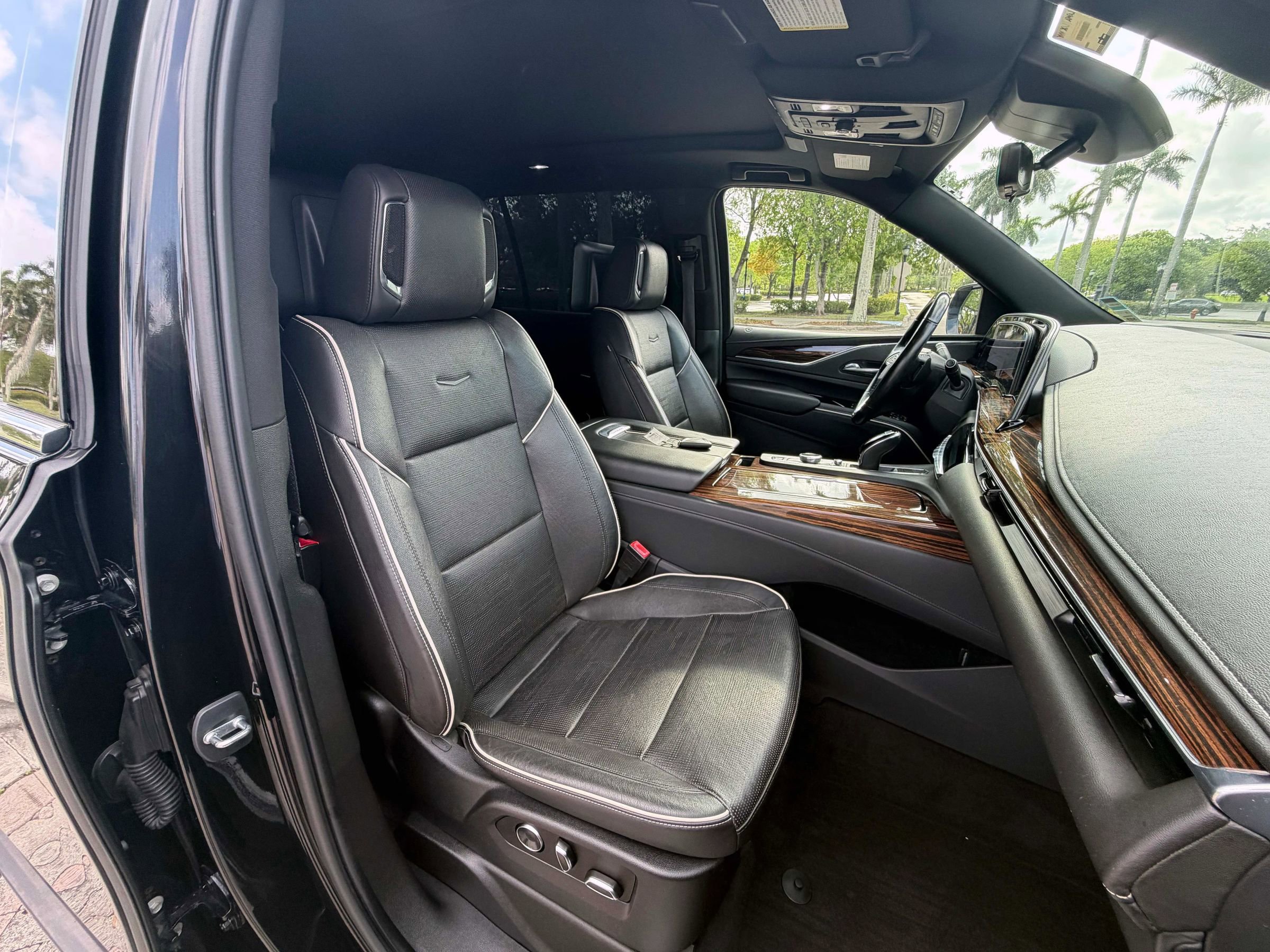 Used 2021 Cadillac Escalade ESV Premium Luxury w/ Performance Package RWD image 38