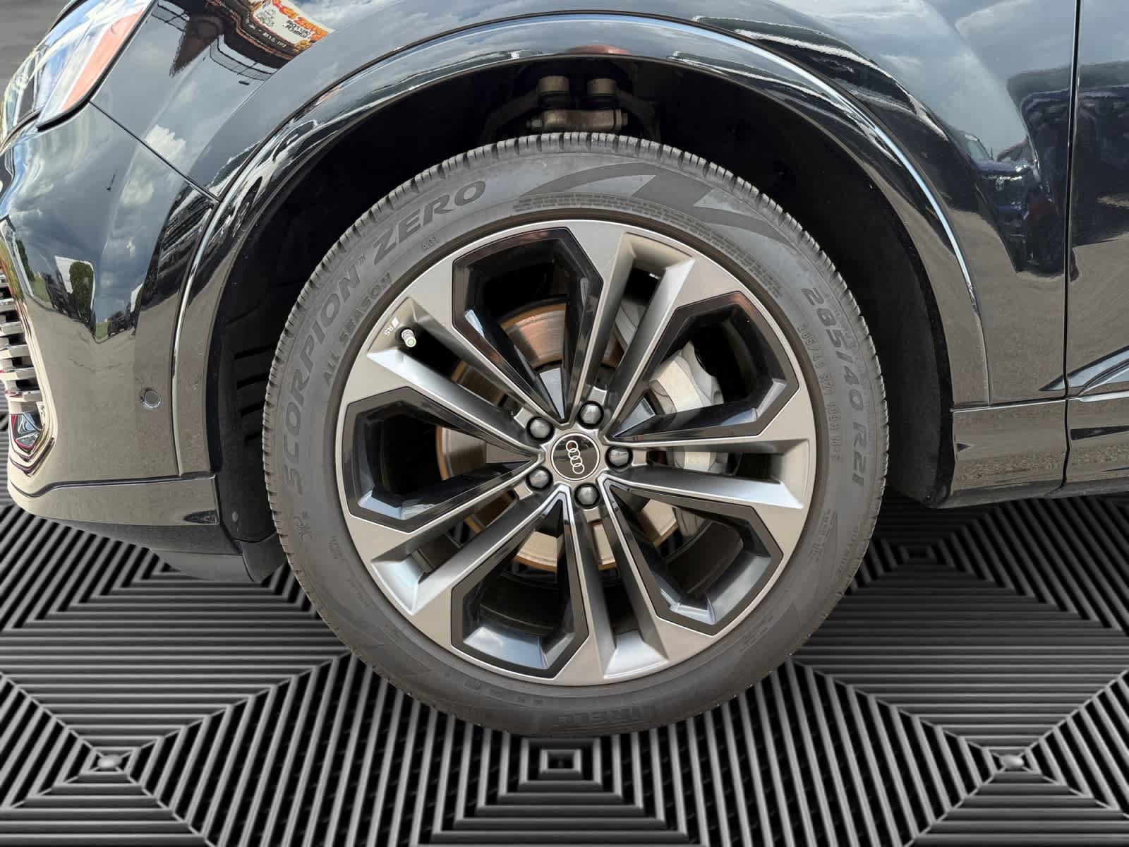 Used 2025 Audi Q7 3.0T Prestige AWD/4WD image 9