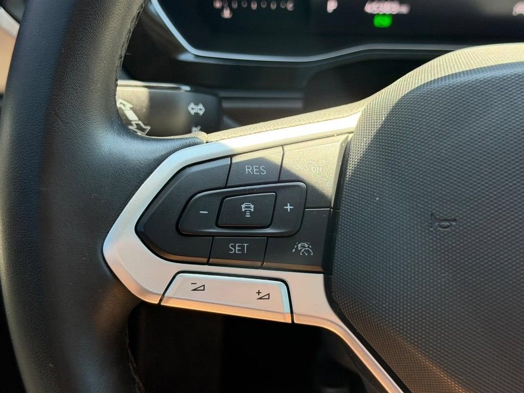 Used 2023 Volkswagen Jetta SE FWD image 17