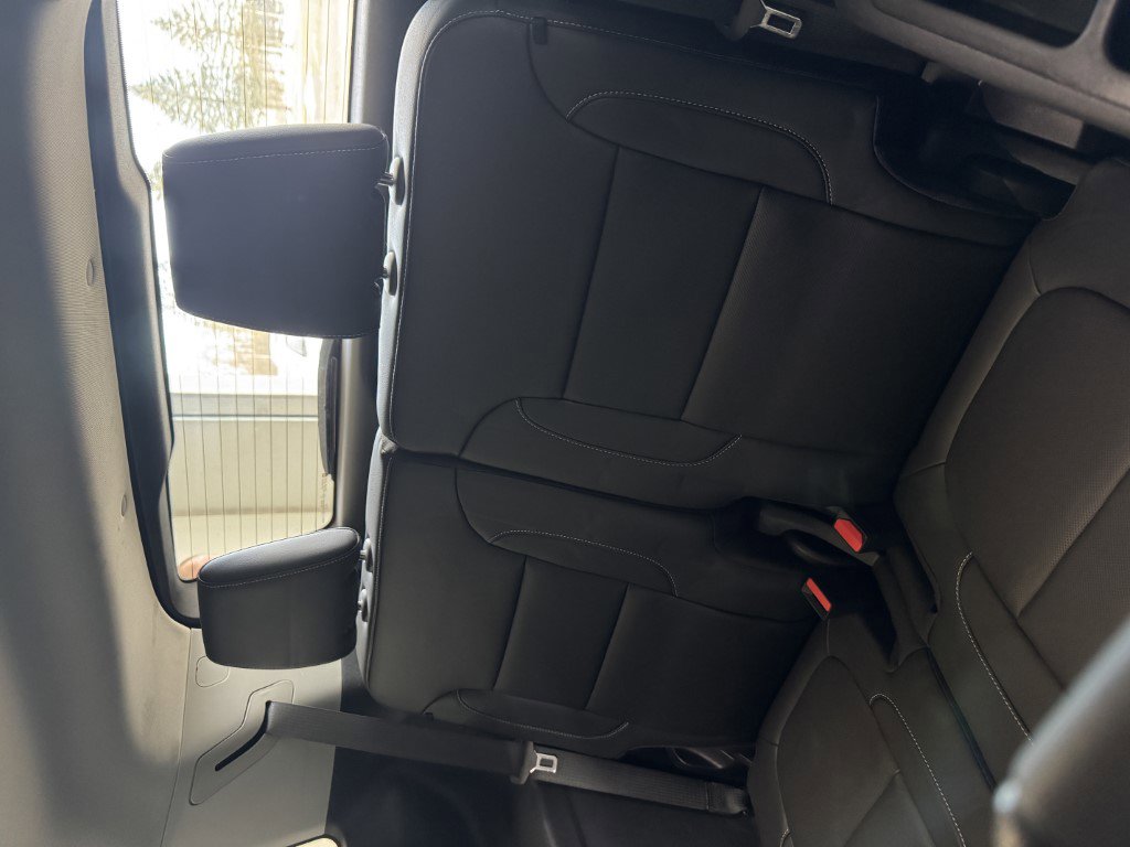 Used 2023 GMC Acadia SLT image 43