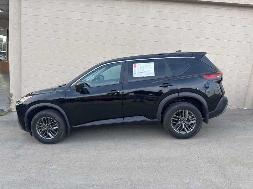 Used 2023 Nissan Rogue S image 3