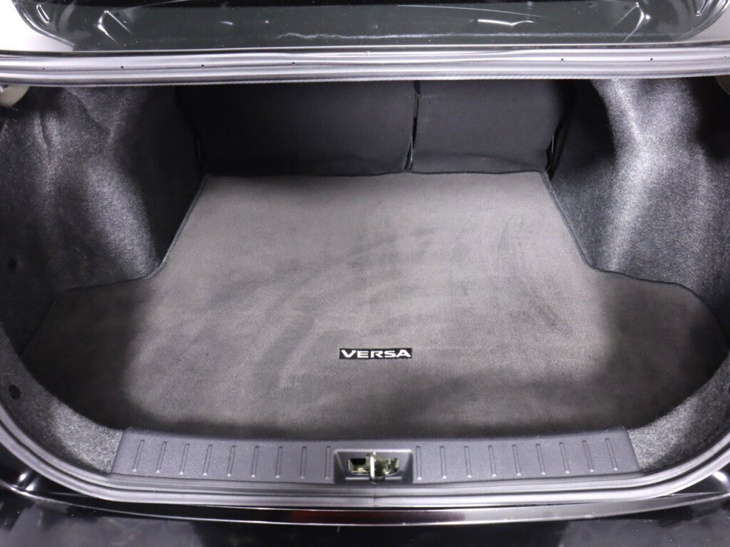 Used 2020 Nissan Versa SV FWD image 32