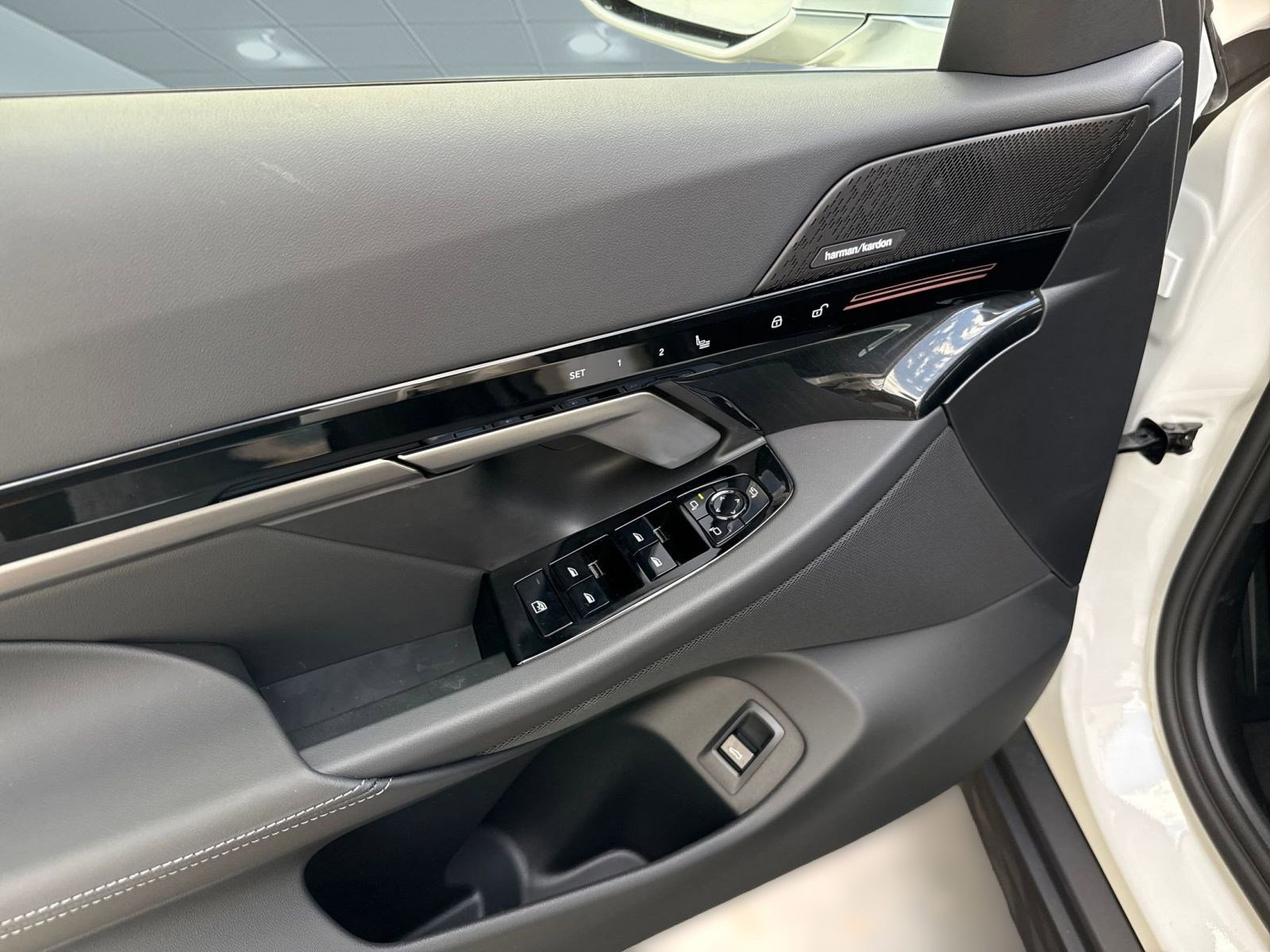 Used 2026 BMW 530i w/ Premium Package image 11