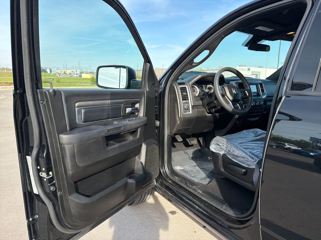 Used 2024 RAM 1500 Classic Warlock image 13