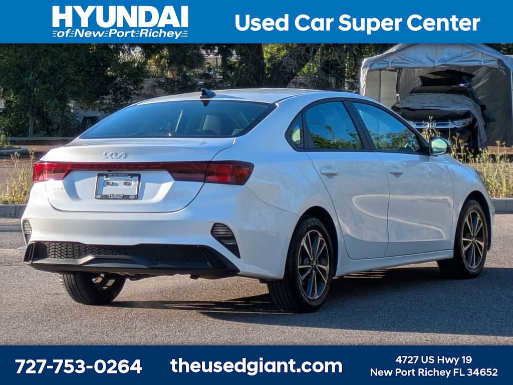 Used 2024 Kia Forte LXS w/ LXS Technology Package image 5