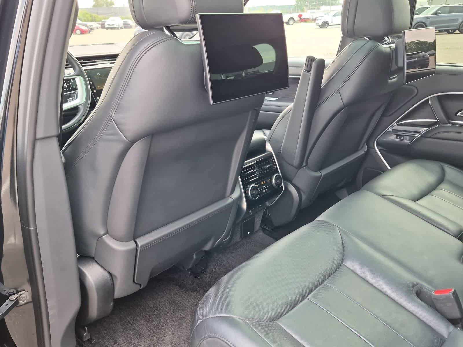 Used 2023 Land Rover Range Rover First Edition AWD/4WD image 18