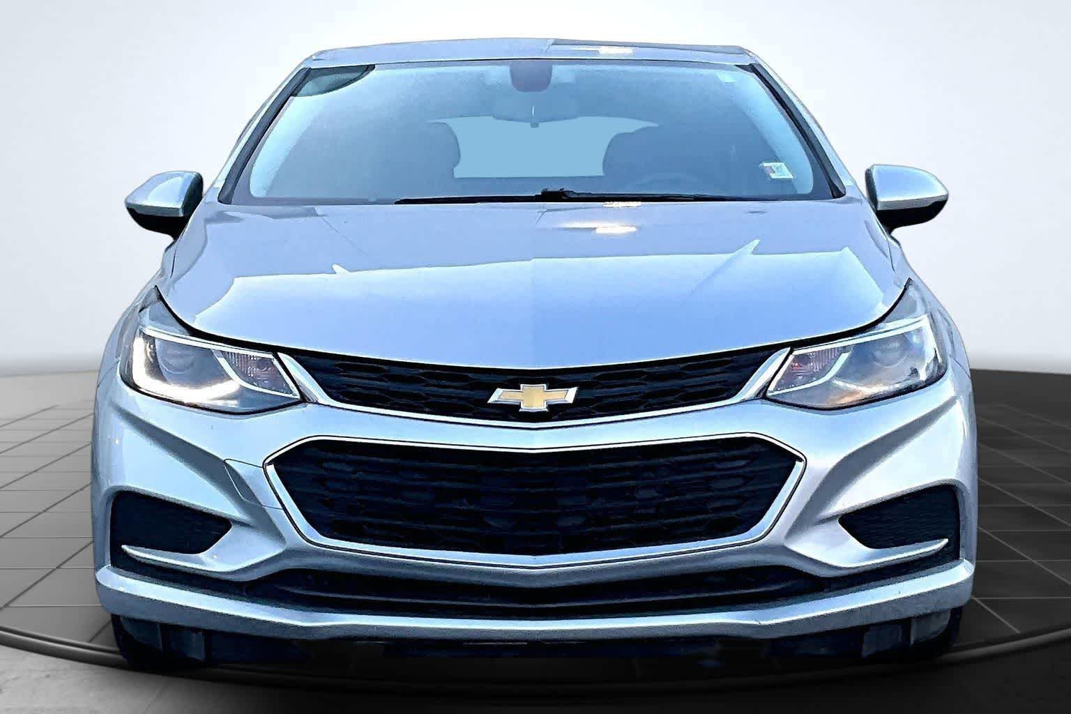 Used 2018 Chevrolet Cruze LT FWD image 6