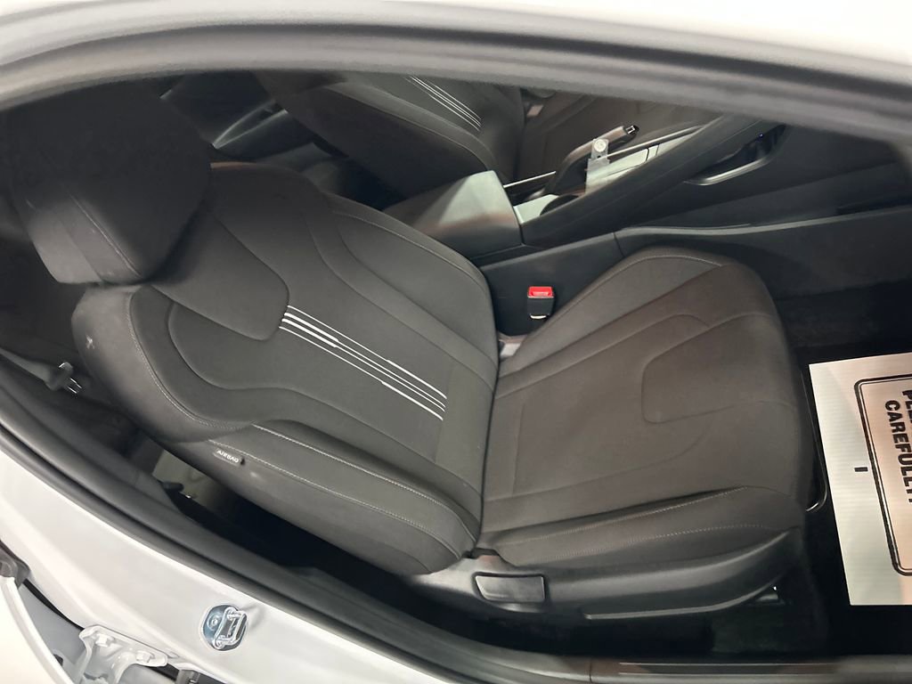 Used 2025 Hyundai Elantra Sport image 23