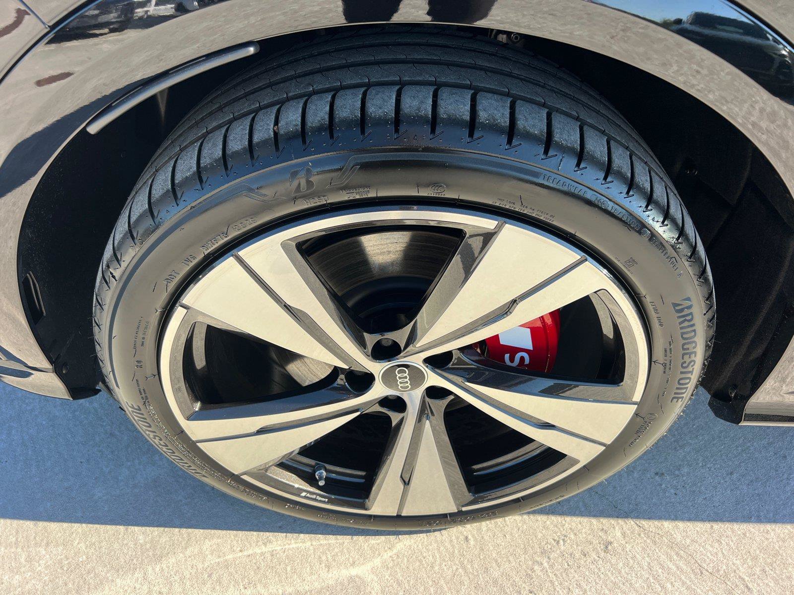 New 2026 Audi SQ5 Prestige AWD/4WD image 11