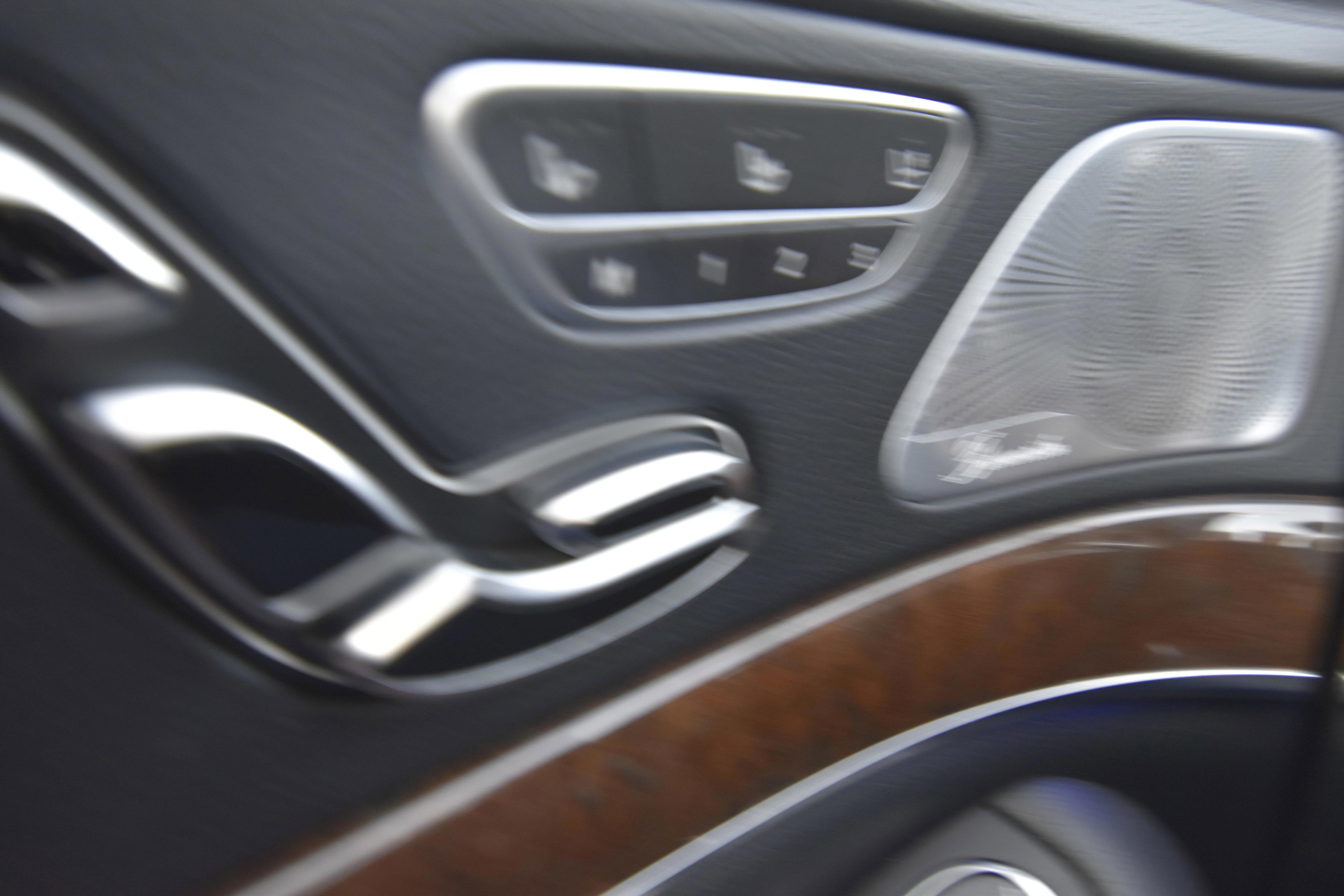 Used 2014 Mercedes-Benz S 550 Sedan image 17