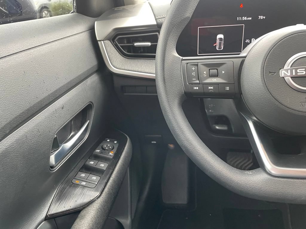 Used 2025 Nissan Kicks SV FWD image 12