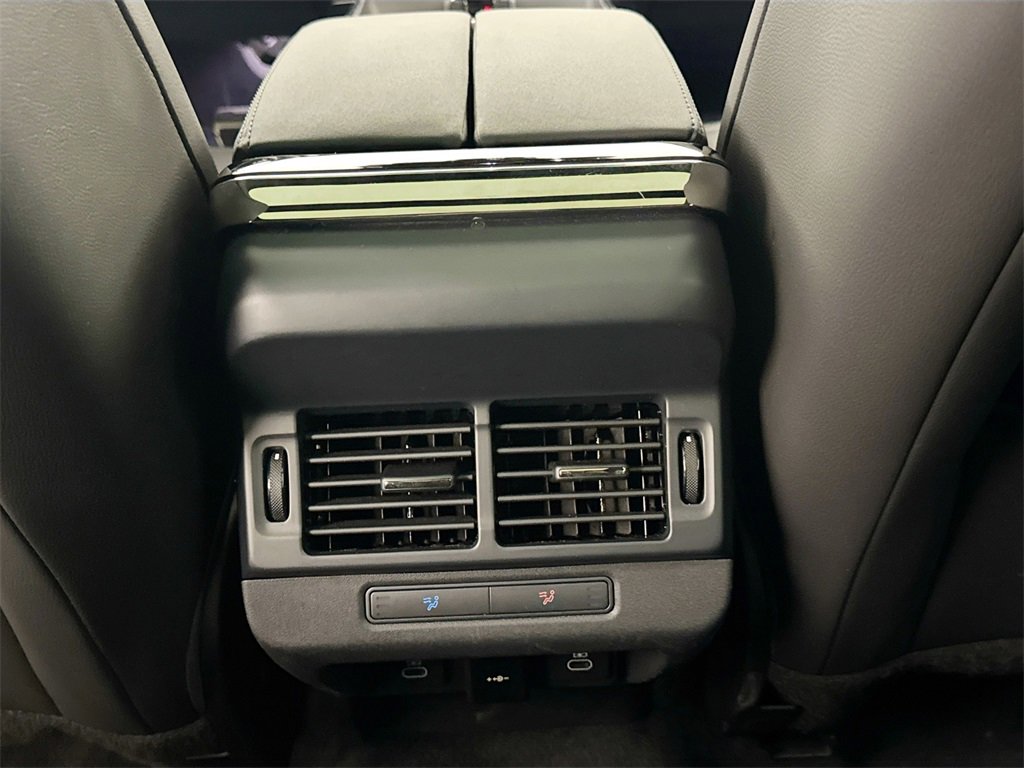 Certified 2024 Land Rover Range Rover Evoque Dynamic SE image 25