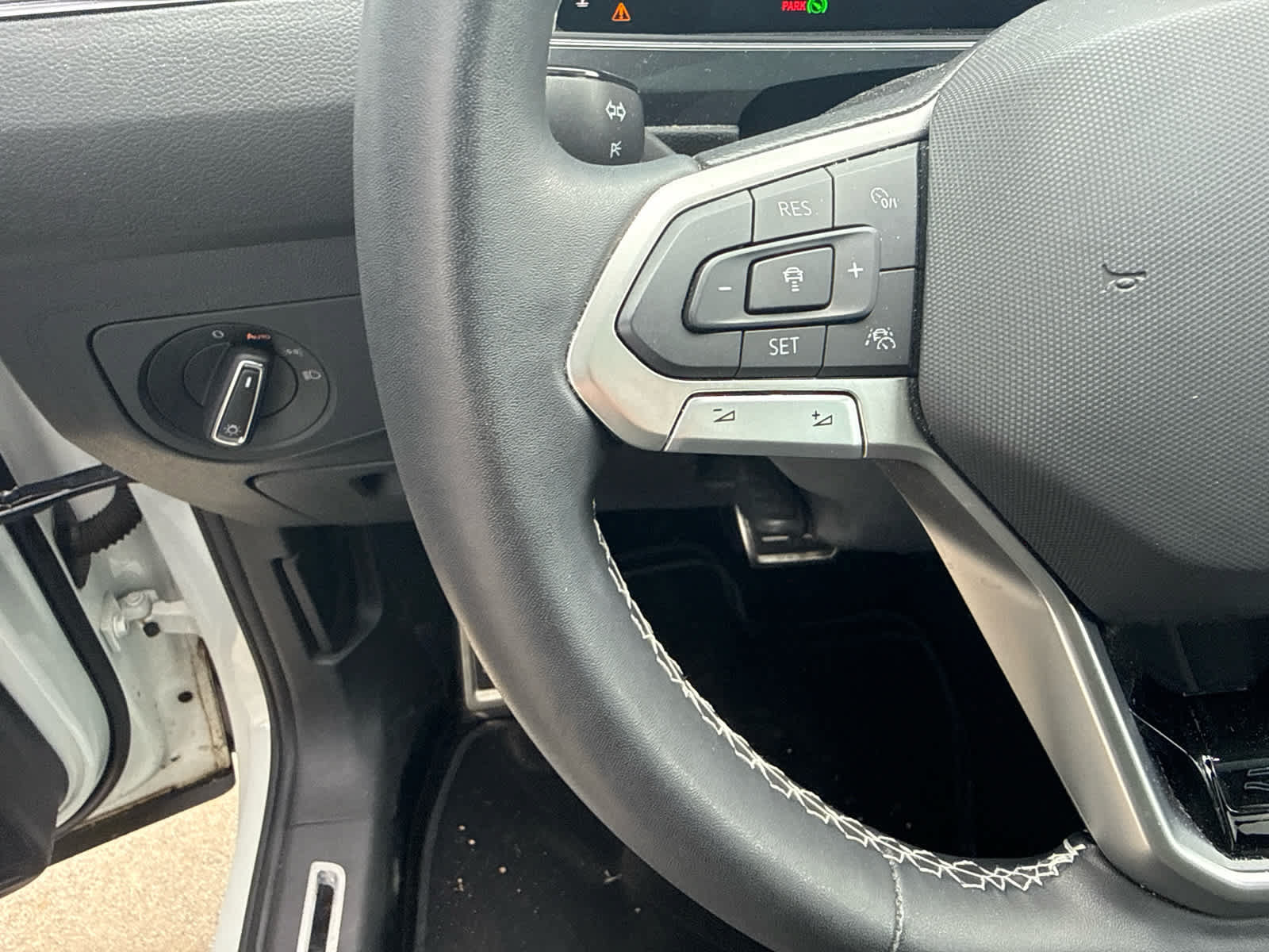 Certified 2023 Volkswagen Tiguan SE R-Line FWD image 10