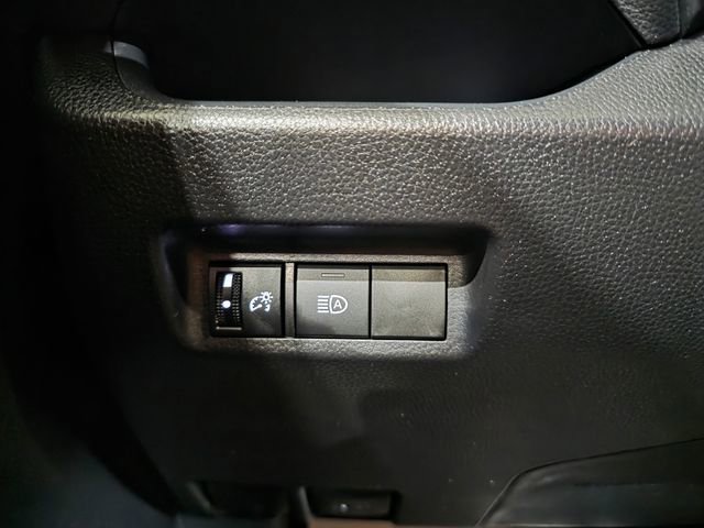 Used 2025 Toyota RAV4 LE AWD/4WD image 18