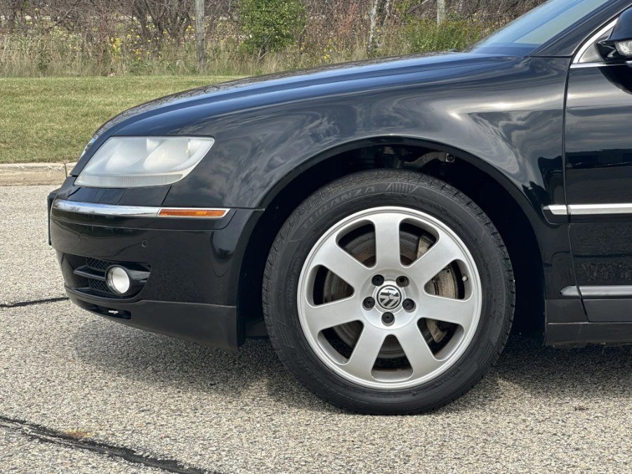 Used 2004 Volkswagen Phaeton V8 AWD/4WD image 12