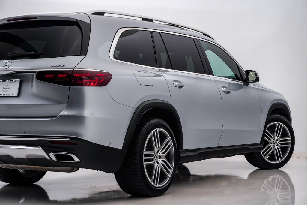 Used 2025 Mercedes-Benz GLS 450 4MATIC image 9