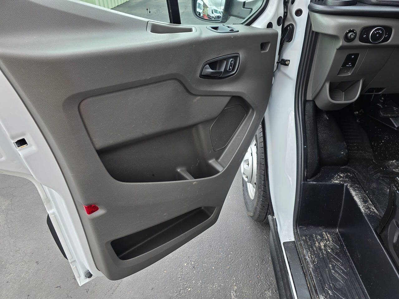 Used 2024 Ford Transit 250 148 High Roof AWD image 22