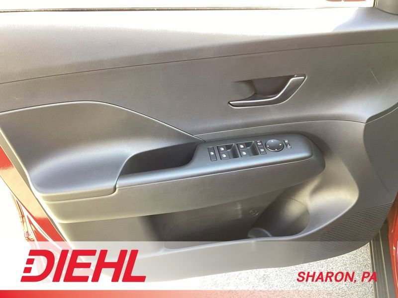 Certified 2025 Hyundai Kona SEL image 22