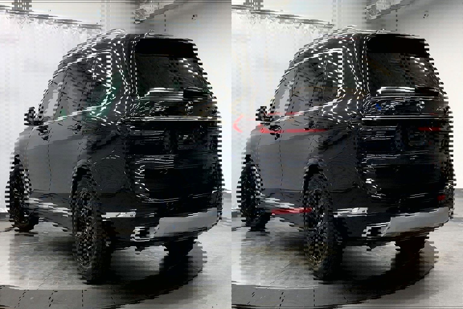 Certified 2023 BMW X7 xDrive40i w/ Premium Package AWD/4WD image 2