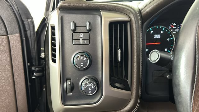 Used 2018 GMC Sierra 2500 Denali w/ Duramax Plus Package AWD/4WD image 19