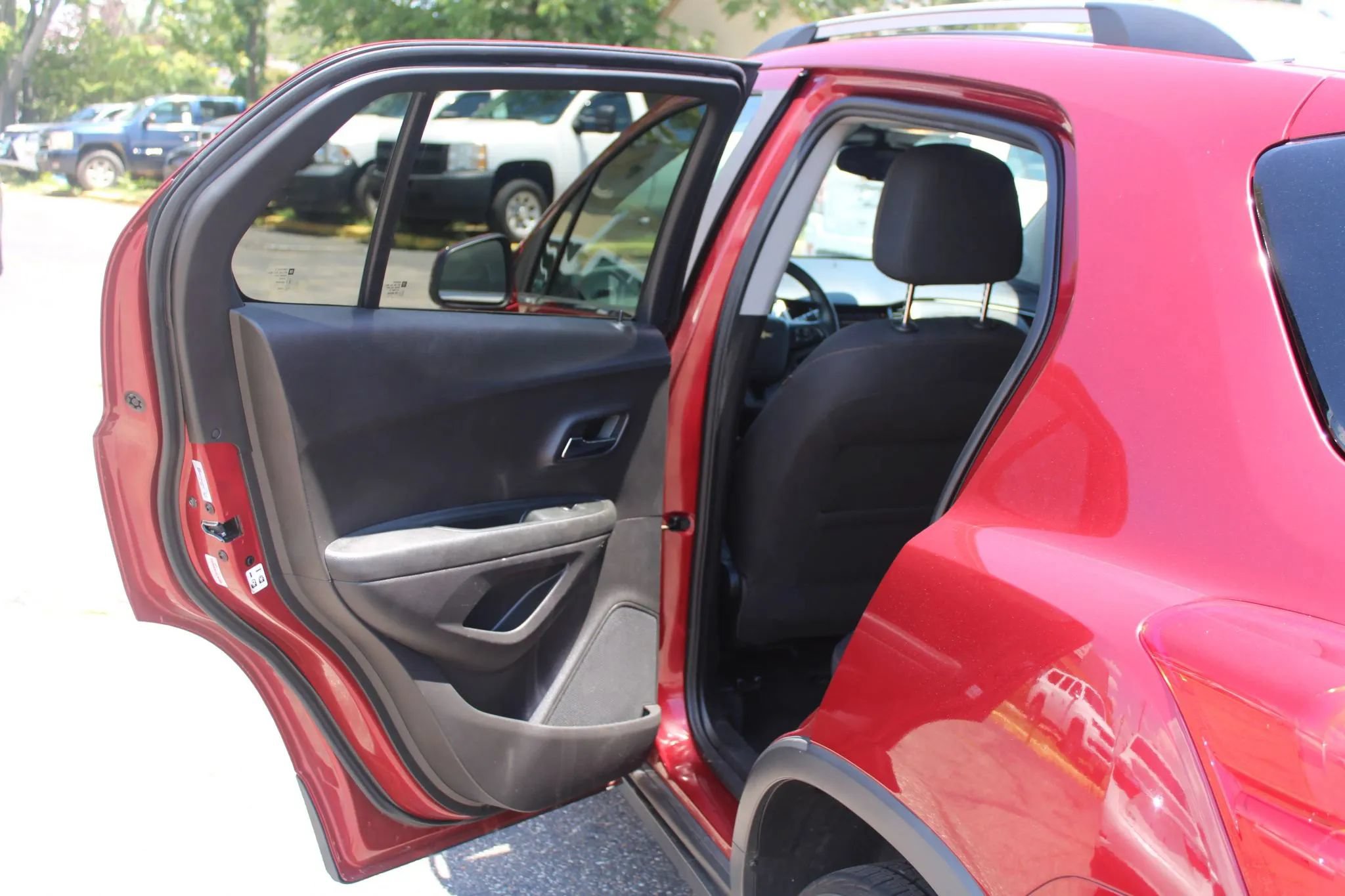 Used 2018 Chevrolet Trax LT FWD image 7