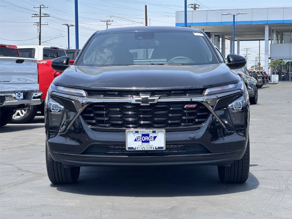 New 2026 Chevrolet Trax RS w/ Driver Confidence Package FWD image 2