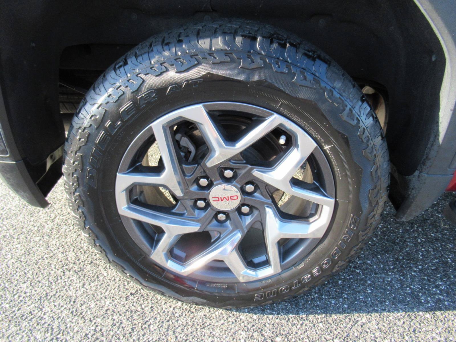 Used 2023 GMC Sierra 1500 SLT w/ SLT Premium Plus Package AWD/4WD image 8